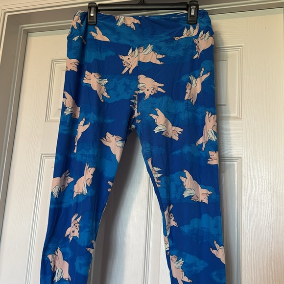 Lularoe when pigs fly leggings, Tall and Curvy - Picture 4 of 7